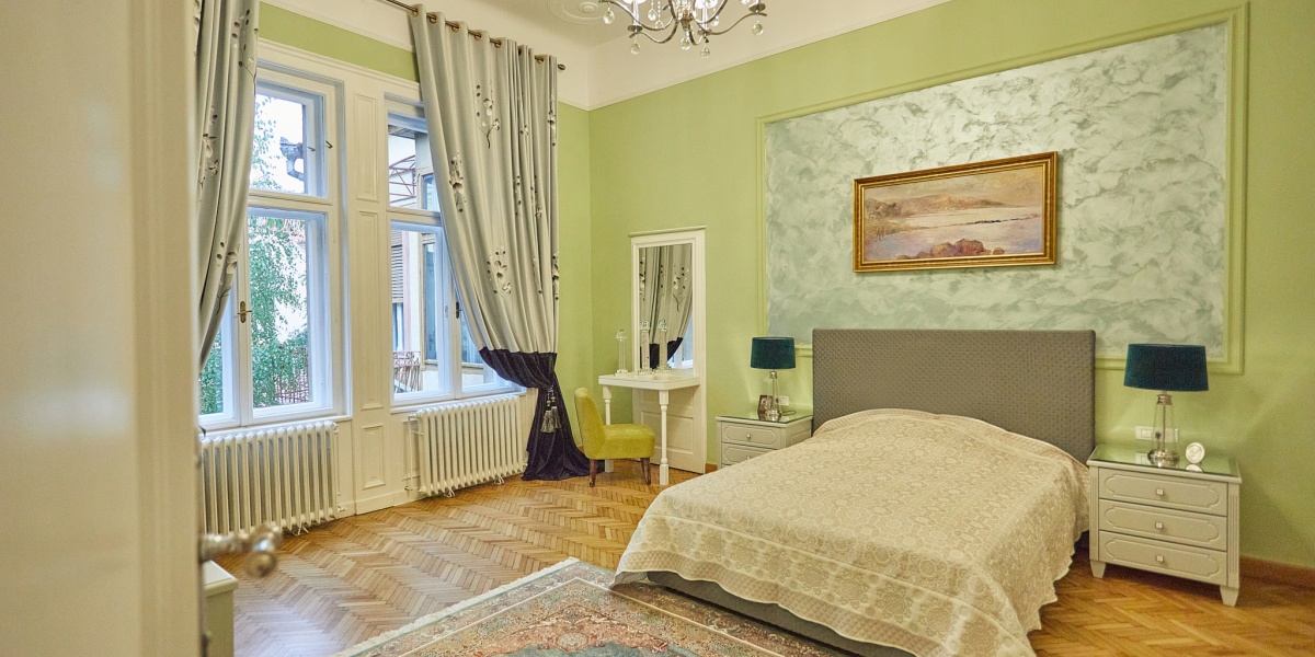 Apartamentul cu picturi în centrul orașului Arad