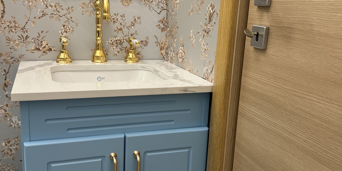 Renovare baie de serviciu 