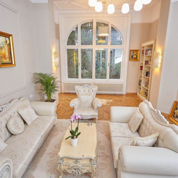 Apartamentul cu picturi în centru orașului Arad
